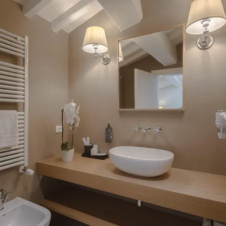 Relais Condotta Affittacamere 4*